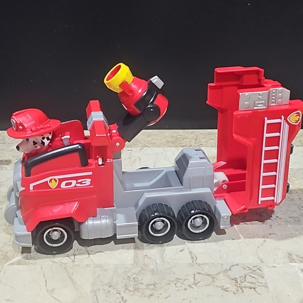 Fire Truck Toy with‎ Ladder - PAW Patrol: The Movie Marshall's Deluxe Truck